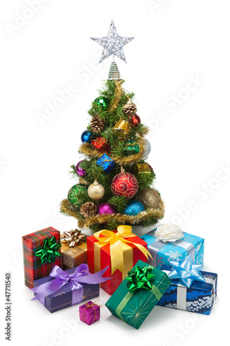 Christmas tree&gift boxes-16 © Maxim Malevich