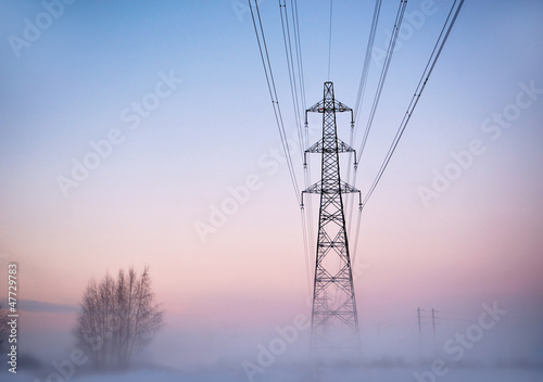 Foto Electricity pylon in fog