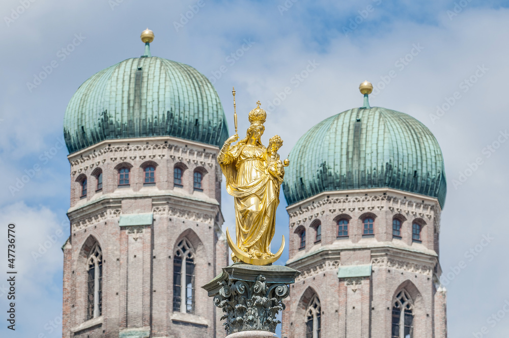 Obraz premium The Mariensäule column in Munich, Germany.