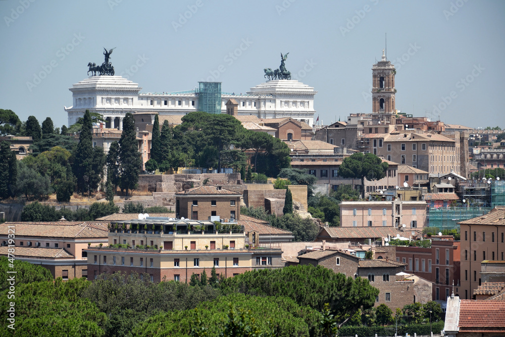 Obraz premium Rome skyline with National Monument to Victor Emmanuel II