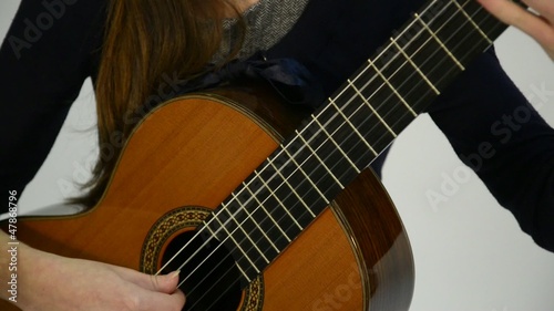 guitarr tocando instrumento photo