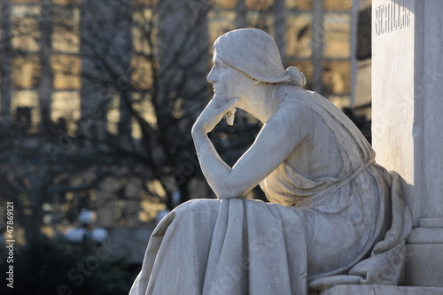 Denkmal Denkende Frau
