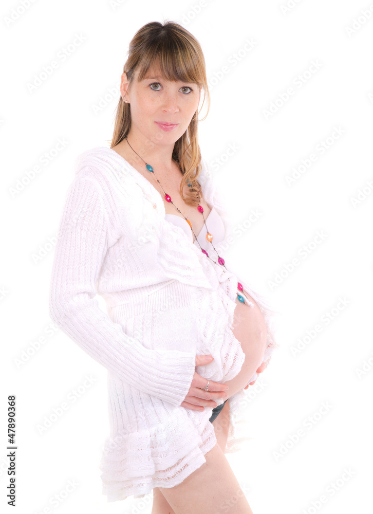 jolie femme enceinte et verste en laine blanche jolie femme enceinte et verste en laine blanche