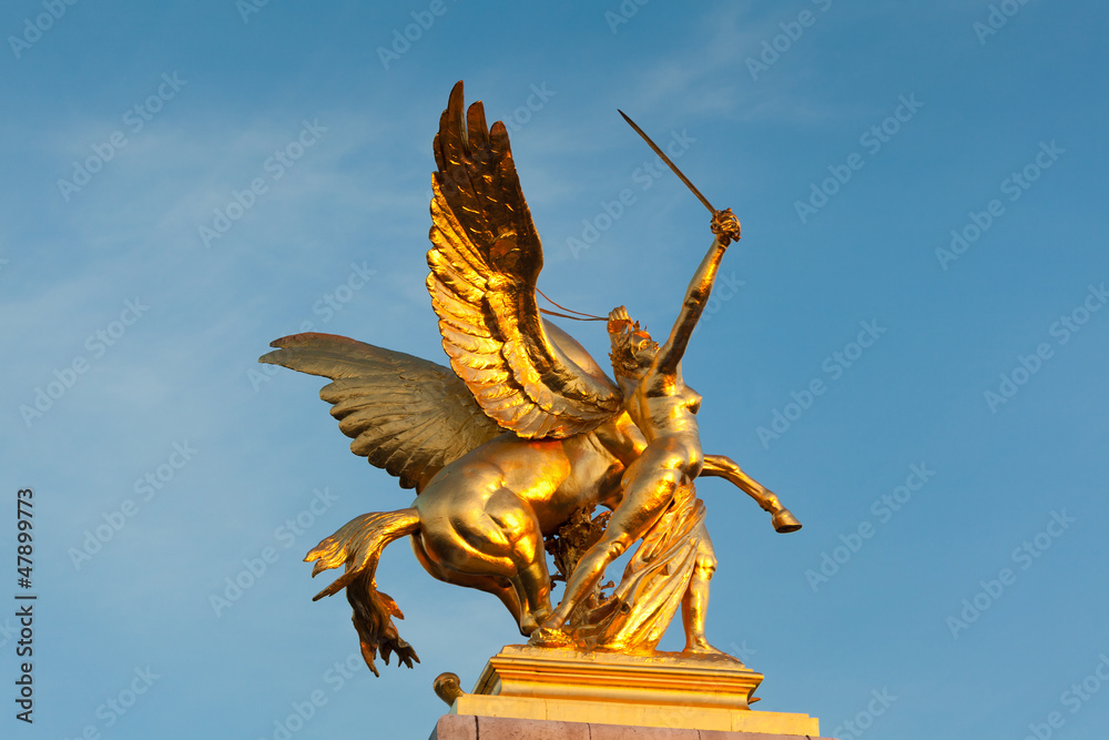 Fototapeta premium Figure in the Pont of Alexander III, Paris, France