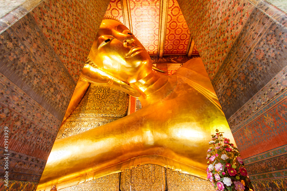Reclining Buddha, Wat Pho, Bangkok, Thailand 