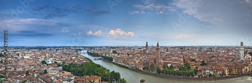 panoramica città di verona e fiume adige photo