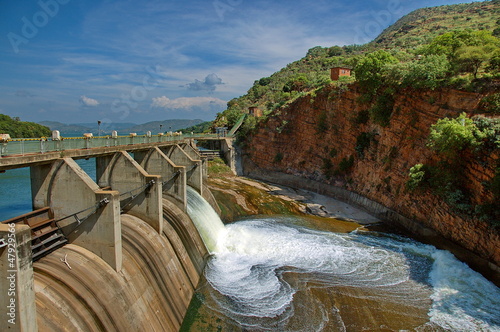 Foto Spillway of Hartbeespoortdam near to Johannesburg South Africa