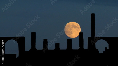 Italia Pompei Naples moonrise photo