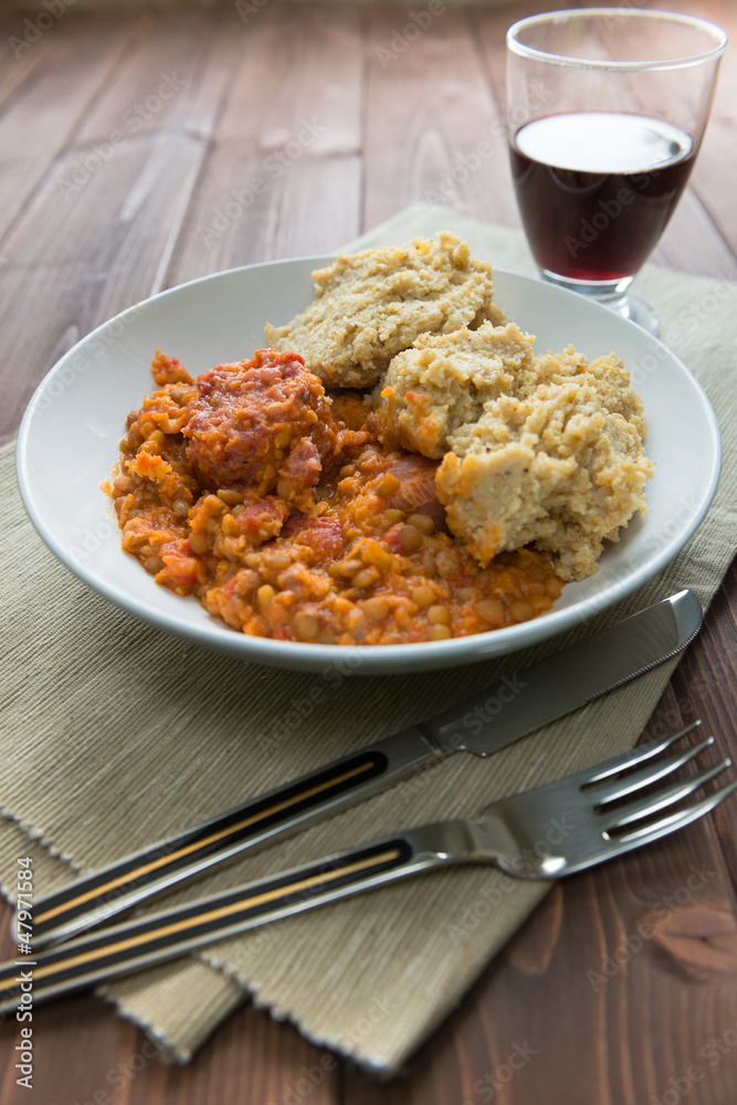 Pork sausage with lentils and polenta Pork sausage with lentils and polenta