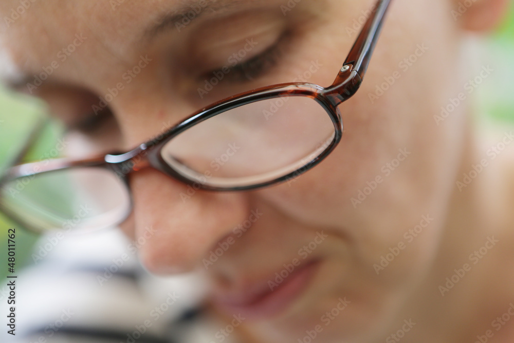 Frau mit Lesebrille Frau mit Lesebrille