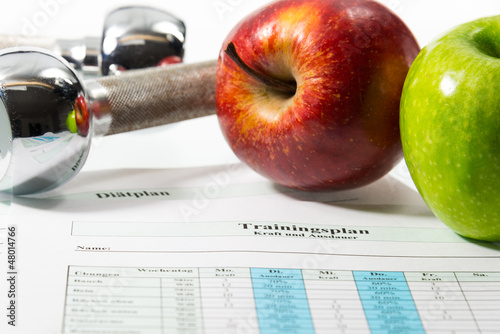 Äpfel und Trainingsplan photo