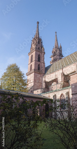 Basler Münster, Kirchturm und Kreuzgang, Basel, Schweiz