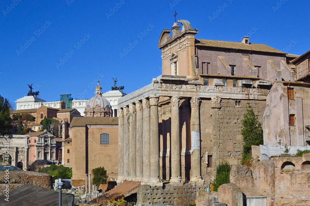Tempio di Antonino e Faustina - Foro Romano
