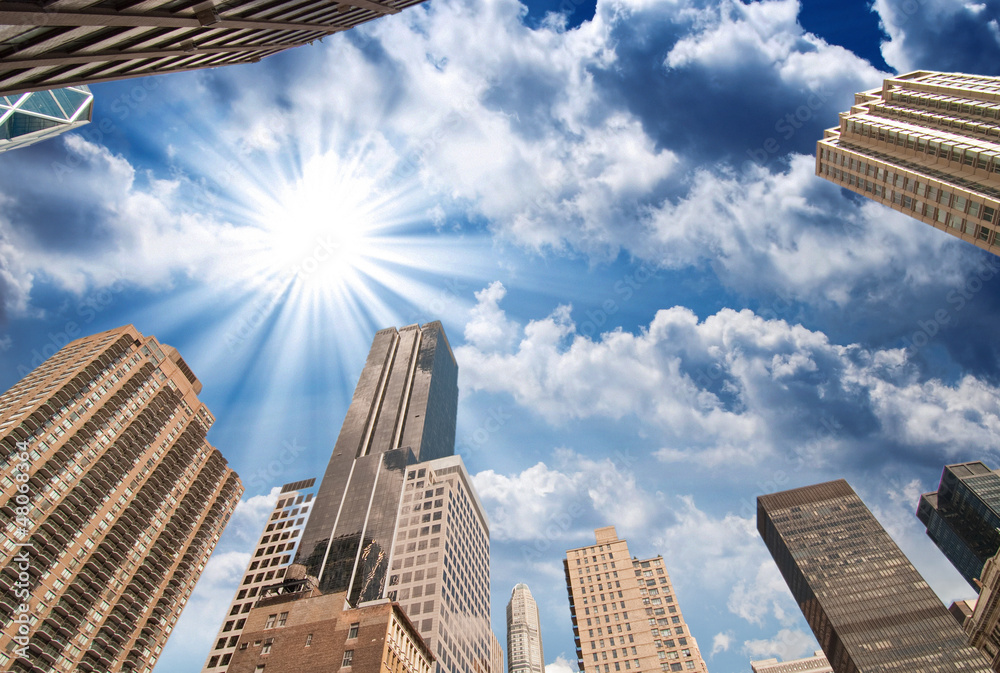 New York City. Wonderful upward view of Manhattan Skycrapers - obrazy, fototapety, plakaty 