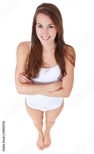 Attraktive junge Frau in weißer Unterwäsche