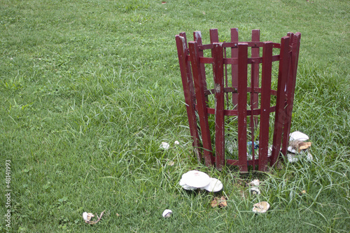 Outdoor Waste Basket Horiz