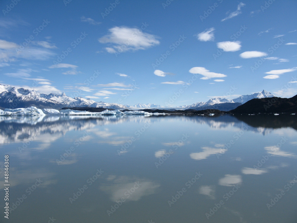 Fototapeta premium Calafate water mirrow