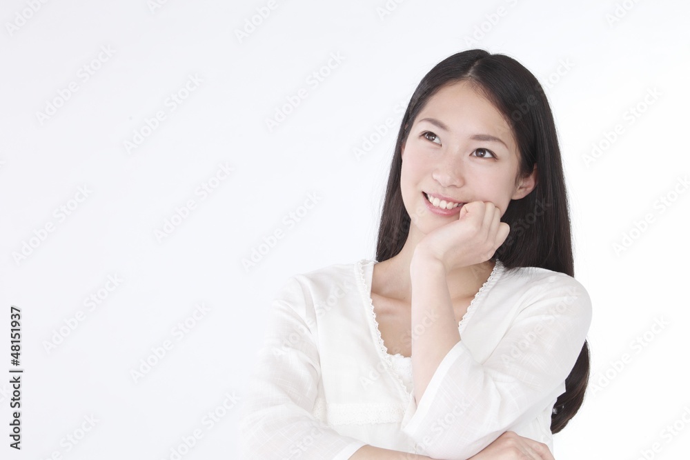 空想する女性 空想する女性