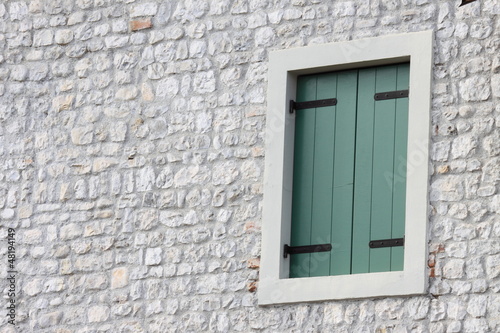 Window on the stoned wall - Finestra sul muro di pietra