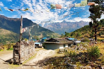 Handdoek met foto Nepal Gebedsmuur en vlaggen Nepalees dorp  © Daniel Prudek