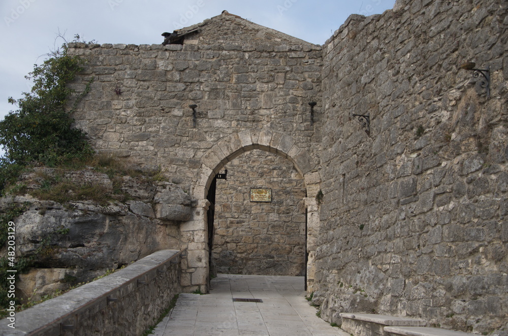 Medieval village entrance, Castel Trosino