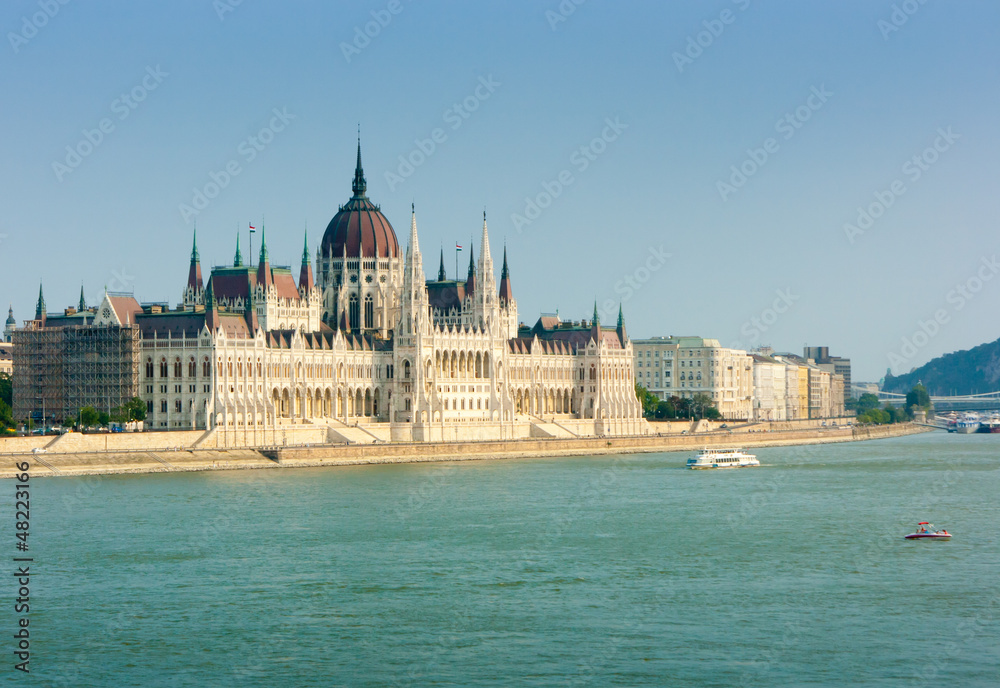 Fototapeta premium Hungarian parliament building