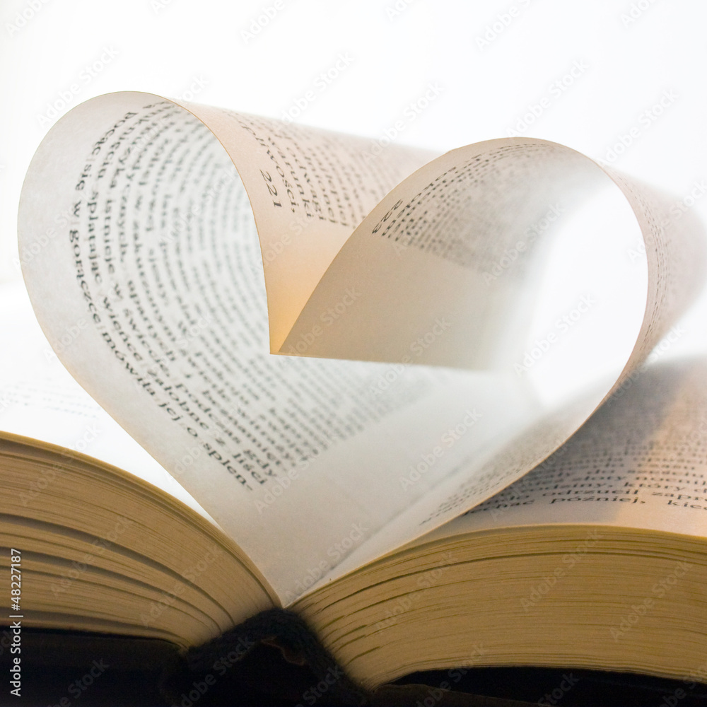Fototapeta premium Book with pages folded into a heart shape