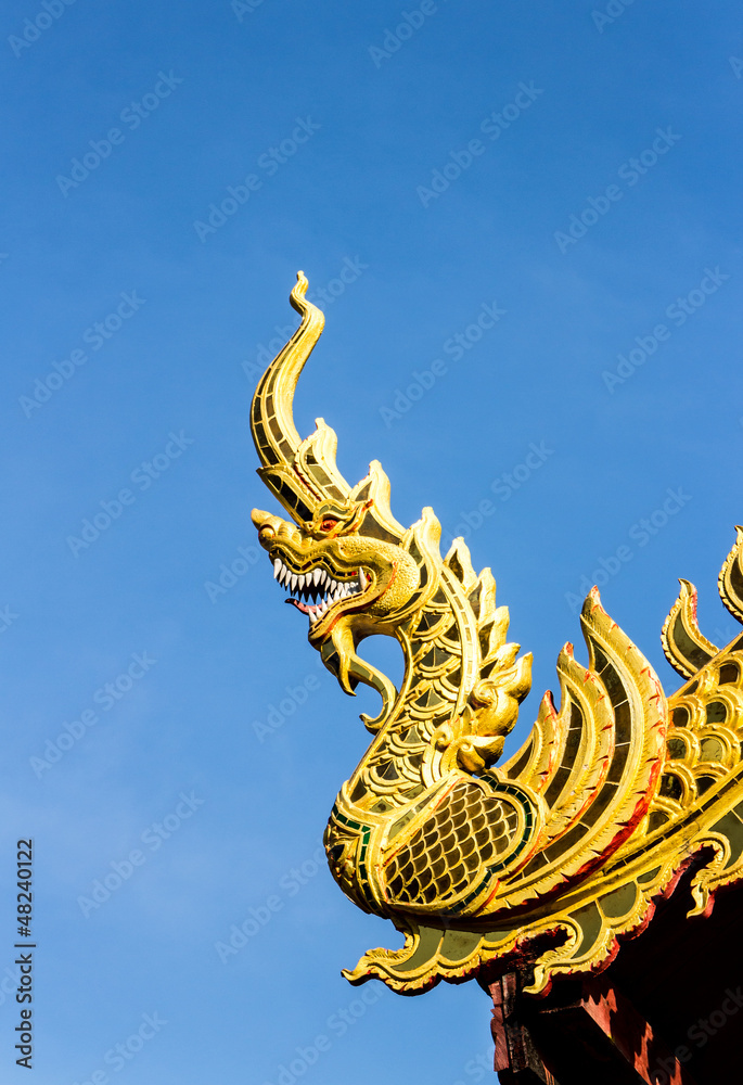 Fototapeta premium golden naga wat jedeliam chiangmai Thailand