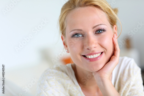 Photos Portrait of beautiful girl with blue eyes