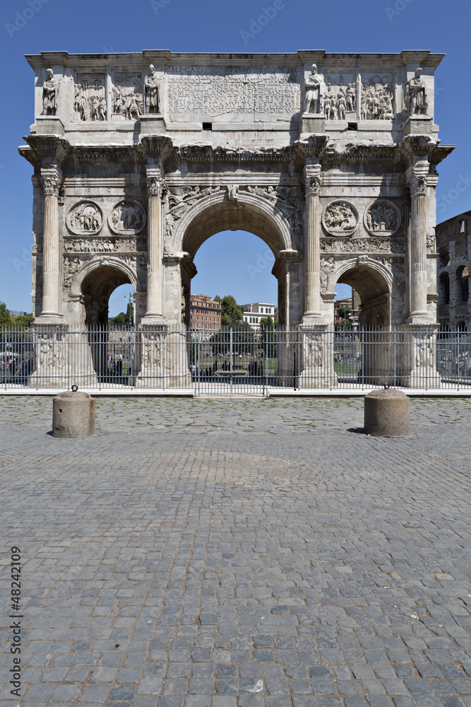 Constantin gate in Rome, Italy