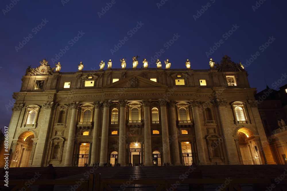 saint Peter cathedral at night