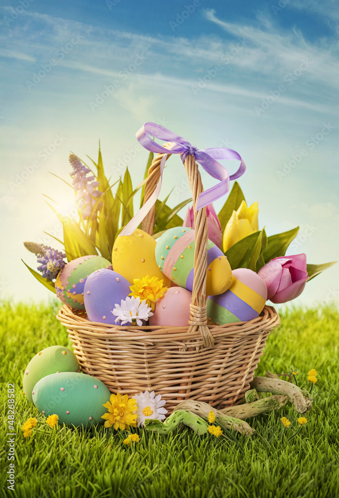 Fototapeta premium Basket with easter eggs