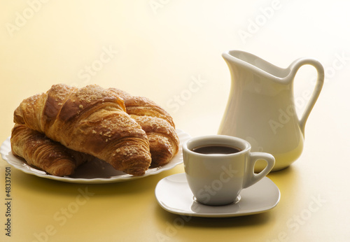 coffee with corissants