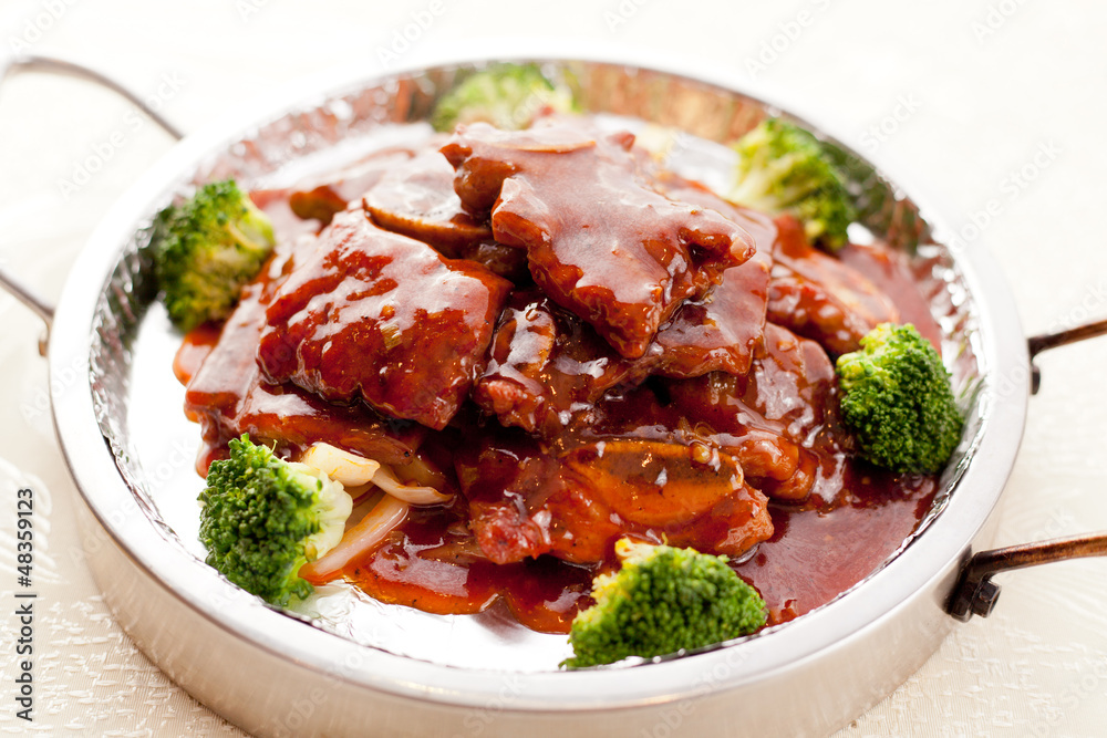 Delicious Chinese dishes, beef and broccoli Delicious Chinese dishes, beef and broccoli