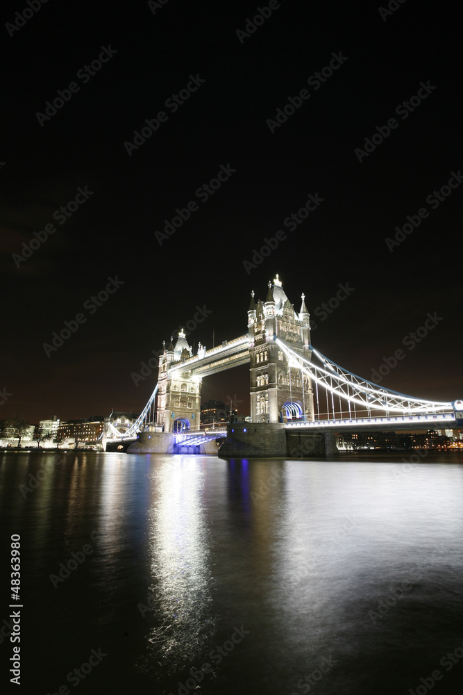 Obraz premium Tower Bridge at Night