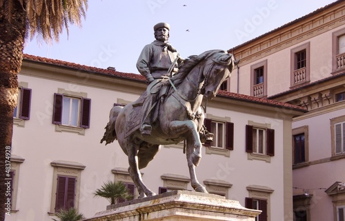 A statue of Garibaldi on a square in Pistoia photo