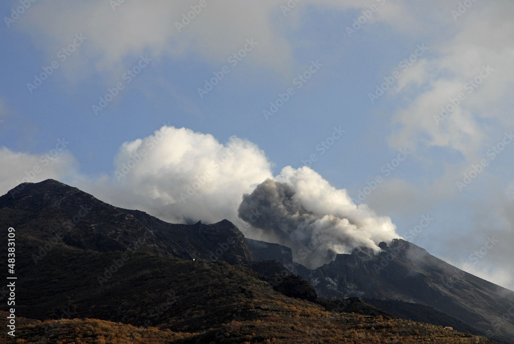 Eruption am Krater