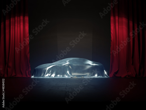 Neuwagen Präsentation auf Show Bühne unter Silber Stoff
