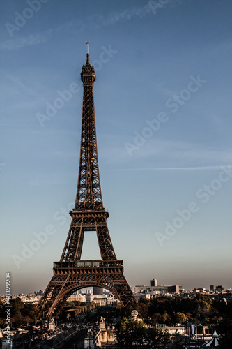 The Eiffel tower,most recognizable landmarks in the world © Curioso.Photography