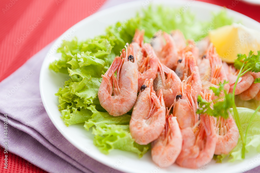 delicious shrimp with a slice of lemon