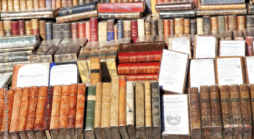 Bücher in einem Antiquariat in Paris, Frankreich