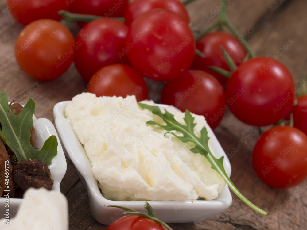 cheese with tomato