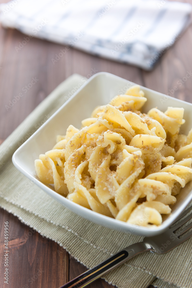 PASTA WITH SESAMO SEED PASTA WITH SESAMO SEED