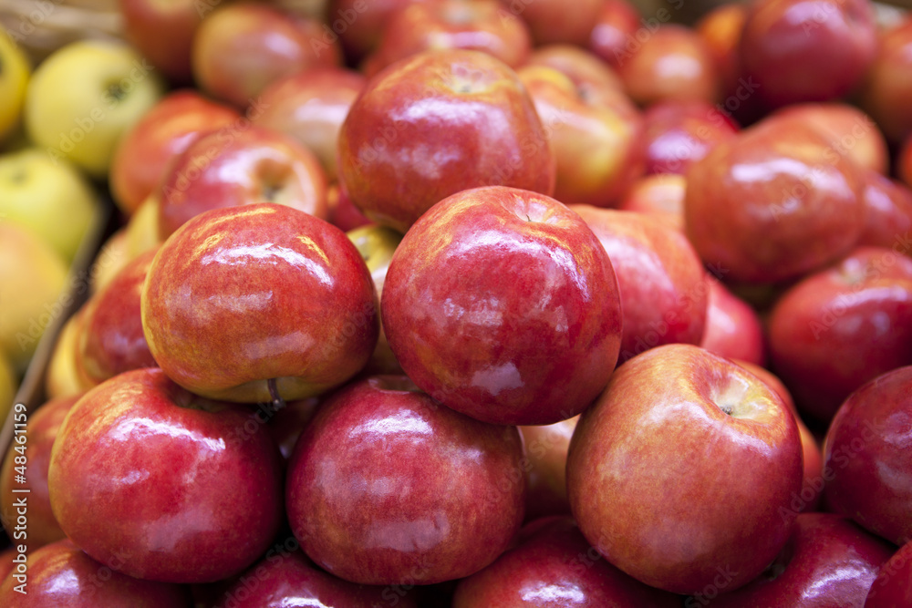 Red apple pile, low in glycemic index Stock Photo Adobe Stock