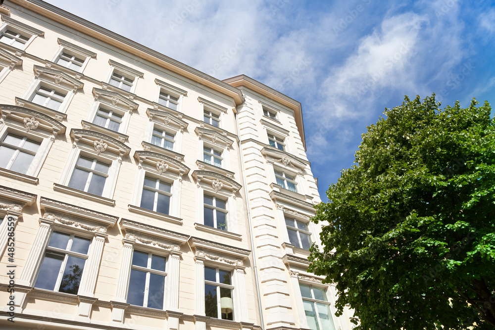 Haus - Altbau in Berlin - Bäume