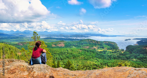 Obraz na płótnie Woman enjoying the view on Vancouver Island, BC, Canada w salonie