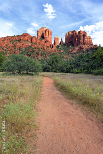 track to Cathedral Rock