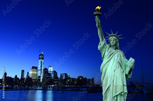 Statue of Liberty and New York City, USA © surangaw
