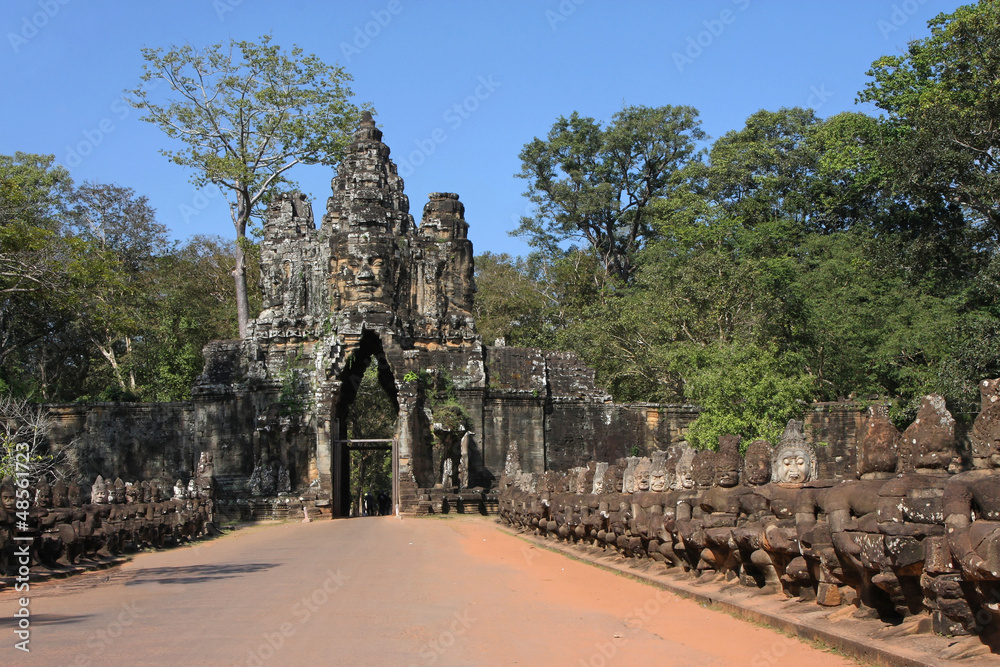 Allée menant à l'entrée sud d'Angkor Thom