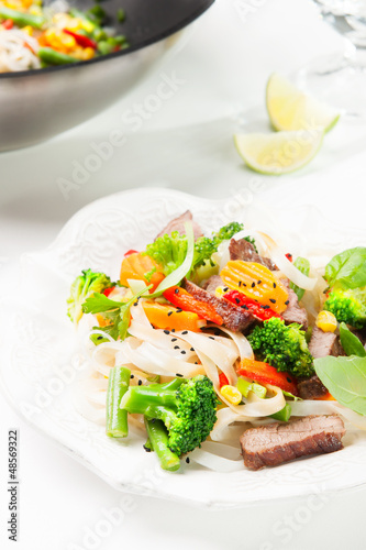 Stir-fry with beef, vegetables and noodle